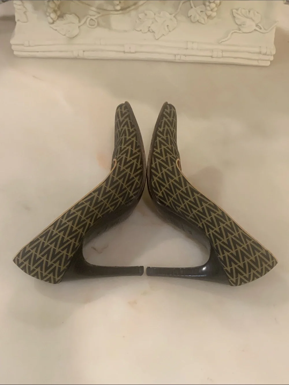 Mario Valentino good bin1